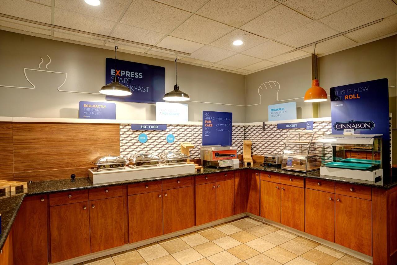 Holiday Inn Express La Plata By Ihg Exterior foto